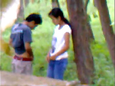 Desi girlfriend outdoor fucking with bf indian and bangla