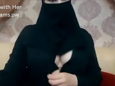 Indian Muslim girl in hijab agree to conversing chiefly web web cam