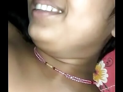 Indian sexy aunty bare