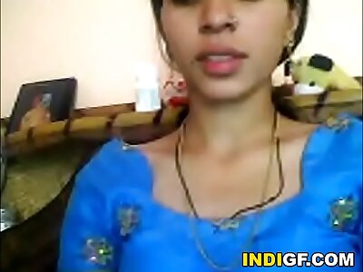 Indian Nubile From My College Uncovers Her Knockers